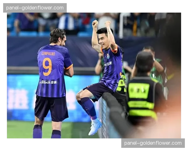 消息:为改善进攻,天津津门虎在训练中重点加练了边中结合套路 消息:为改善进攻,天津津门虎在训练中重点加练了边中结合套路