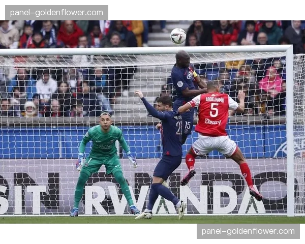 法甲:巴黎圣日耳曼4-0大胜马赛,拉莫斯上演帽子戏法 法甲:巴黎圣日耳曼4-0大胜马赛,拉莫斯上演帽子戏法